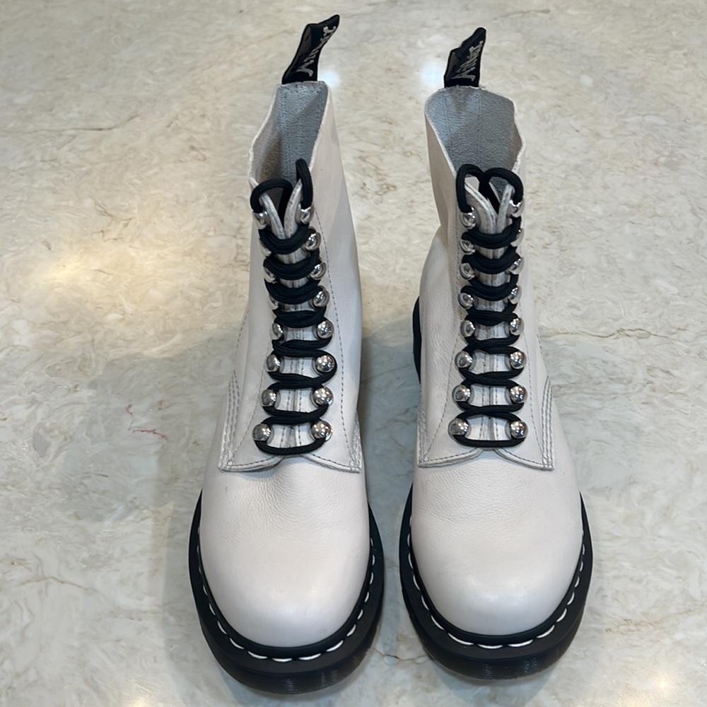 Brand new RARE Dr. Martens 1460 PASCAL HDW boots, not worn.